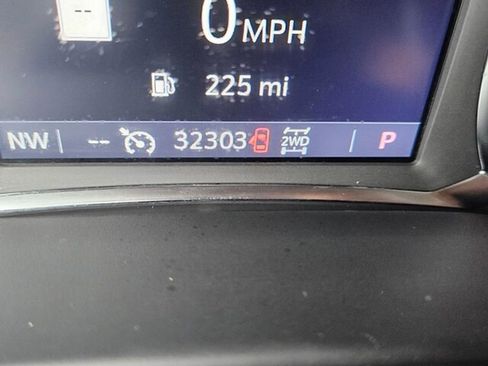 Used 2023 GMC Acadia SLT image 31