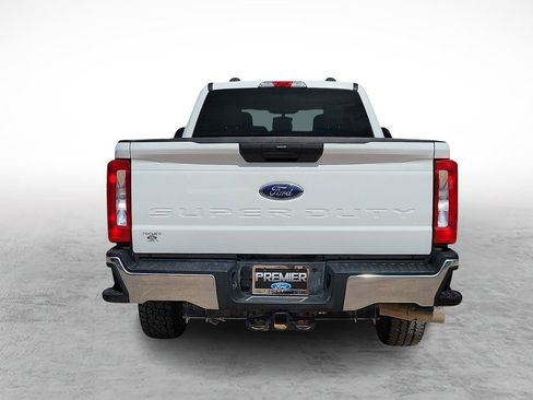 Used 2024 Ford F250 XLT w/ FX4 Off-Road Package AWD/4WD image 9
