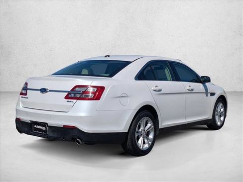 Used 2014 Ford Taurus SEL w/ Equipment Group 201A FWD image 5