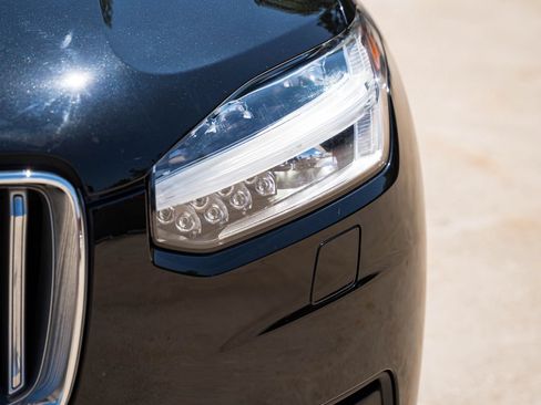 Certified 2023 Volvo XC90 T8 Plus w/ Protection Package Premier AWD/4WD image 3
