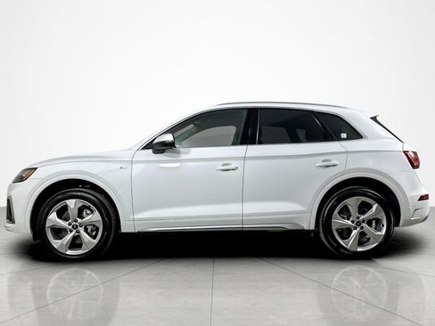 Used 2022 Audi Q5 2.0T Premium Plus w/ Premium Plus Package image 2