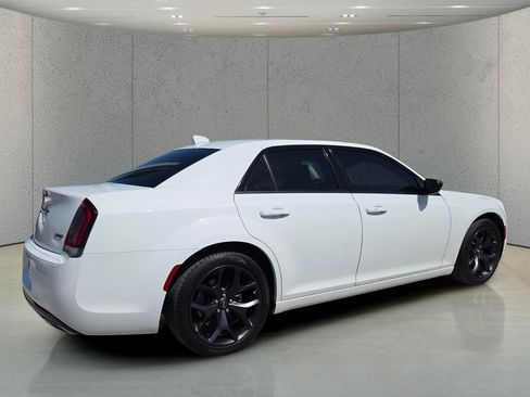 Used 2023 Chrysler 300 Touring w/ Sport Appearance Package RWD image 3