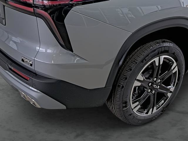 New 2027 Chevrolet Traverse LT w/ Sun and Wheel Package FWD image 13