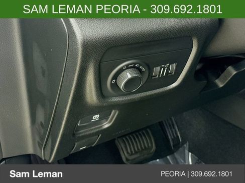 New 2025 Jeep Grand Cherokee Laredo w/ Luxury Tech Group I AWD/4WD image 10