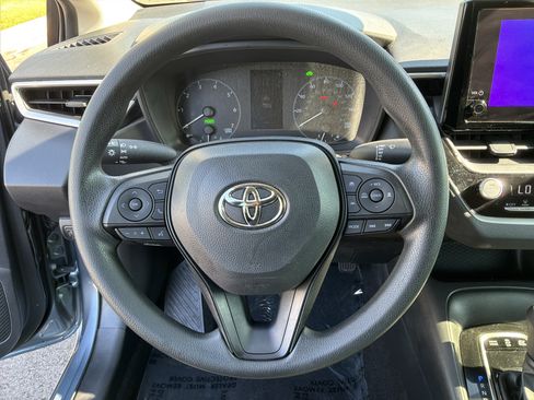 Used 2023 Toyota Corolla LE w/ LE Convenience Package FWD image 18