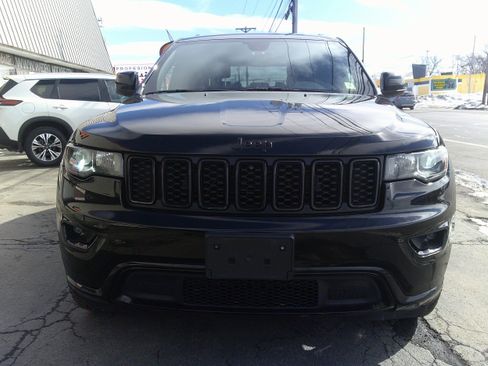 Used 2017 Jeep Grand Cherokee Altitude image 9