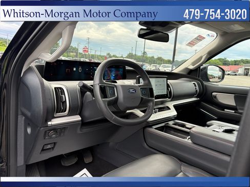 Used 2025 Ford Expedition Max Active AWD/4WD image 8
