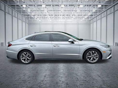 Used 2023 Hyundai Sonata SEL w/ Convenience Package FWD image 8