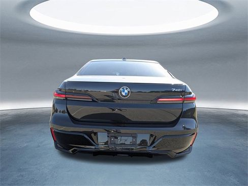 Used 2025 BMW 740i image 5