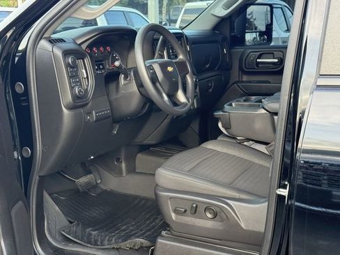 Used 2024 Chevrolet Silverado 2500 Custom w/ Custom Value Package image 15