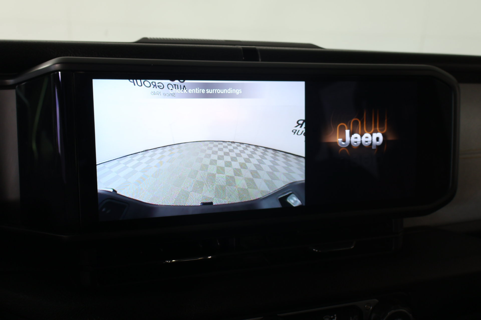 Used 2025 Jeep Gladiator Sport AWD/4WD image 6