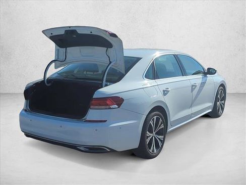 Used 2020 Volkswagen Passat 2.0T SEL image 5