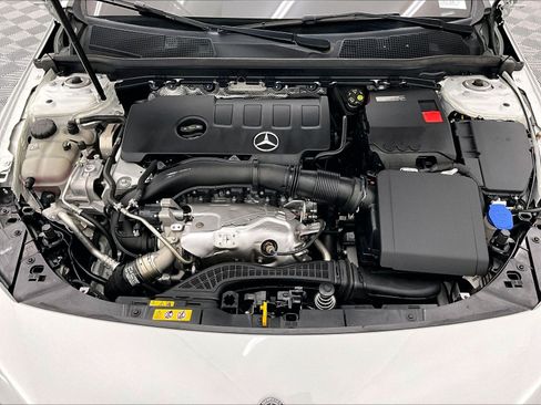 Used 2023 Mercedes-Benz CLA 250 image 9