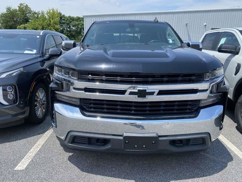 Used 2020 Chevrolet Silverado 1500 LT w/ All-Star Edition AWD/4WD image 2