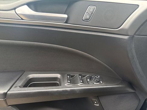 Certified 2019 Ford Fusion SE image 18