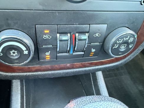 Used 2011 Chevrolet Impala LT w/ Luxury Edition Package image 32