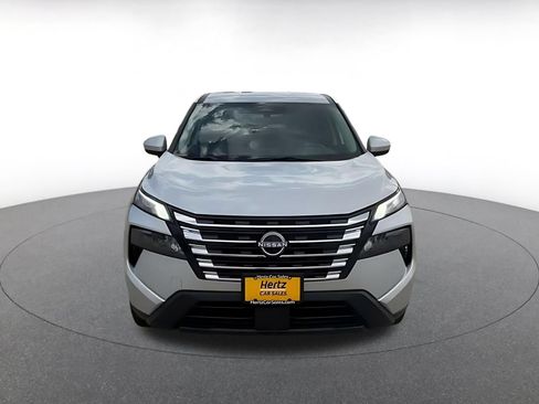 Used 2025 Nissan Rogue SV FWD image 4