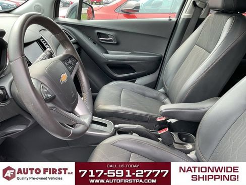 Used 2022 Chevrolet Trax LT w/ LT Convenience Package AWD/4WD image 7