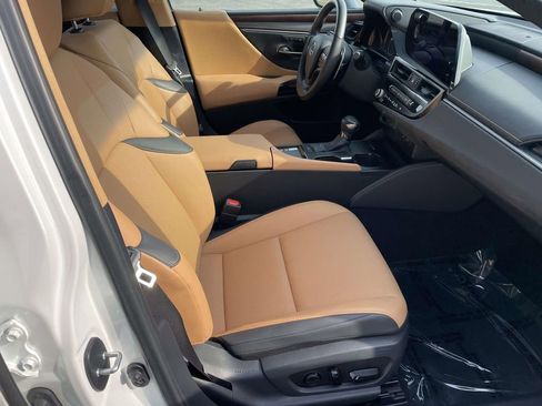 Used 2024 Lexus ES 350 w/ Premium Package image 46