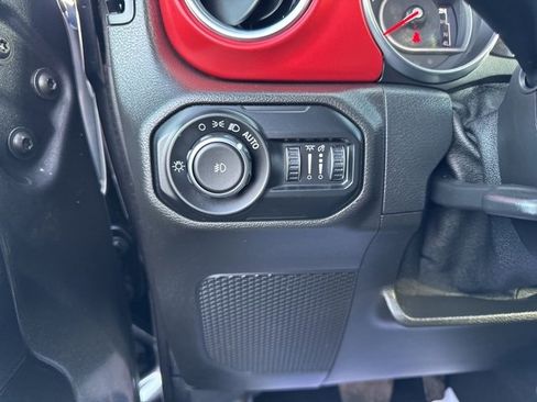 Used 2021 Jeep Wrangler Unlimited Rubicon image 21