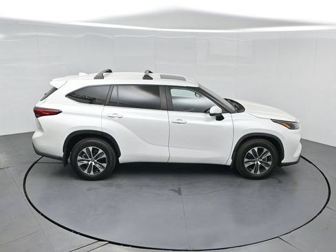 Used 2023 Toyota Highlander XLE AWD/4WD image 56