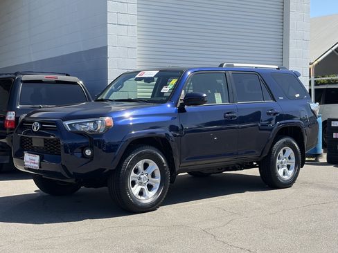 Certified 2024 Toyota 4Runner SR5 AWD/4WD image 6