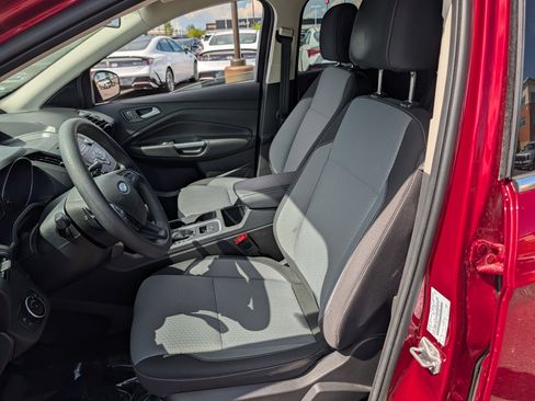 Used 2017 Ford Escape SE w/ SE Cold Weather Package AWD/4WD image 10