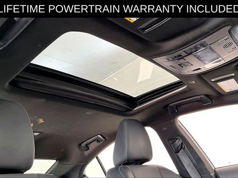 Used 2025 Lexus IS 500 RWD image 23
