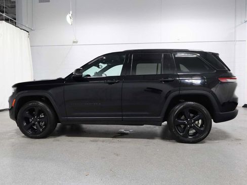 Used 2024 Jeep Grand Cherokee Altitude AWD/4WD image 2