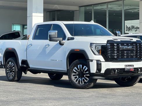 New 2026 GMC Sierra 2500 Denali Ultimate AWD/4WD image 2
