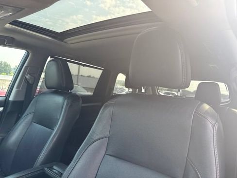 Used 2018 Toyota Highlander XLE AWD/4WD image 15