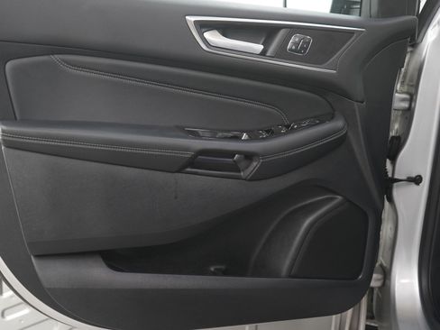 Used 2017 Ford Edge Titanium w/ Technology Package AWD/4WD image 19