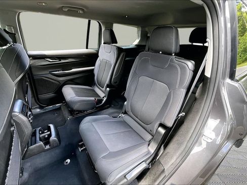Used 2023 Jeep Grand Cherokee L Laredo w/ MOPAR Finishing Package AWD/4WD image 18