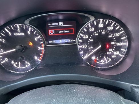 Used 2020 Nissan Pathfinder Platinum image 7