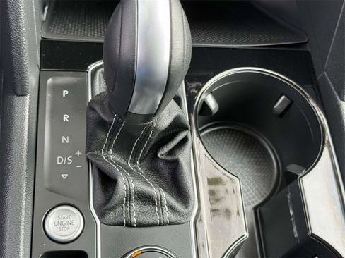 Used 2022 Volkswagen Atlas SEL Premium image 21