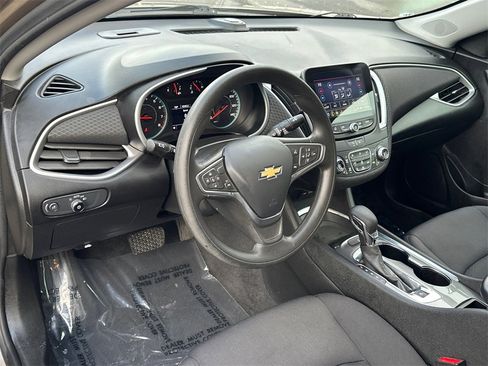 Used 2023 Chevrolet Malibu LT image 18