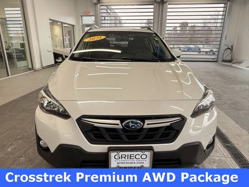 Used 2021 Subaru Crosstrek 2.0i Premium image 2