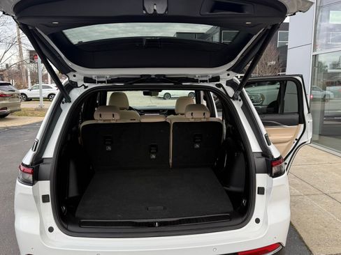 Used 2022 Jeep Grand Cherokee Limited 4xe w/ Luxury Tech Group II image 17