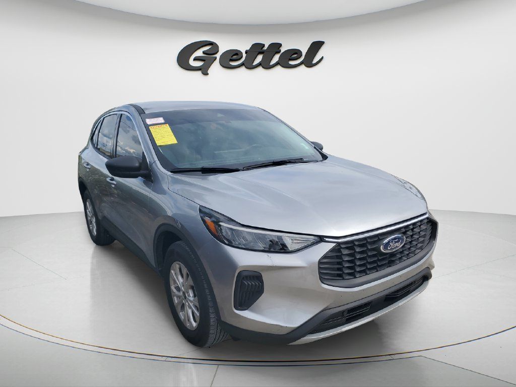 Used 2024 Ford Escape Active w/ Tech Pack #1 AWD/4WD image 3