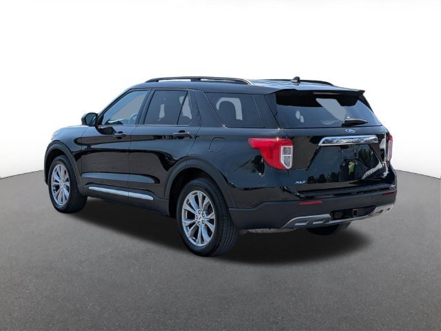 Certified 2023 Ford Explorer XLT w/ Equipment Group 202A AWD/4WD image 4