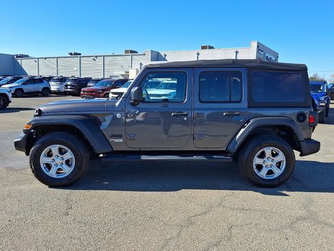 Used 2021 Jeep Wrangler Unlimited Sport image 4