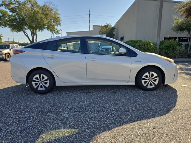 Used 2016 Toyota Prius Three w/ Advanced Technology Package FWD image 4