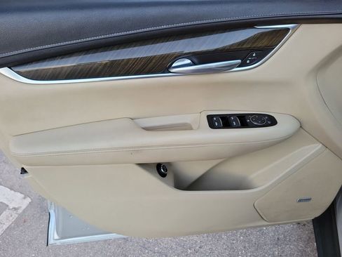 Used 2019 Cadillac XT5 Base image 14