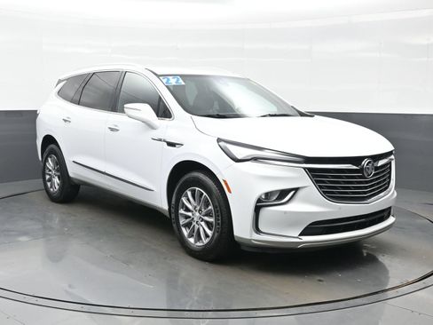 Used 2022 Buick Enclave Essence AWD/4WD image 11