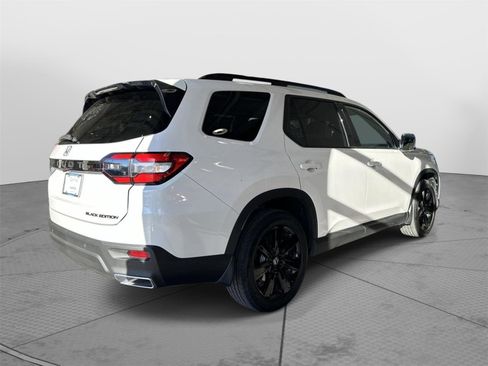 Certified 2025 Honda Pilot Black Edition image 4