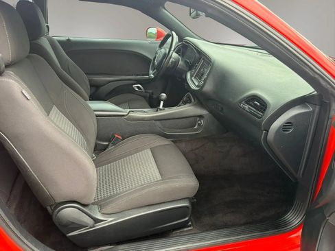 Used 2018 Dodge Challenger R/T w/ Blacktop Package RWD image 28