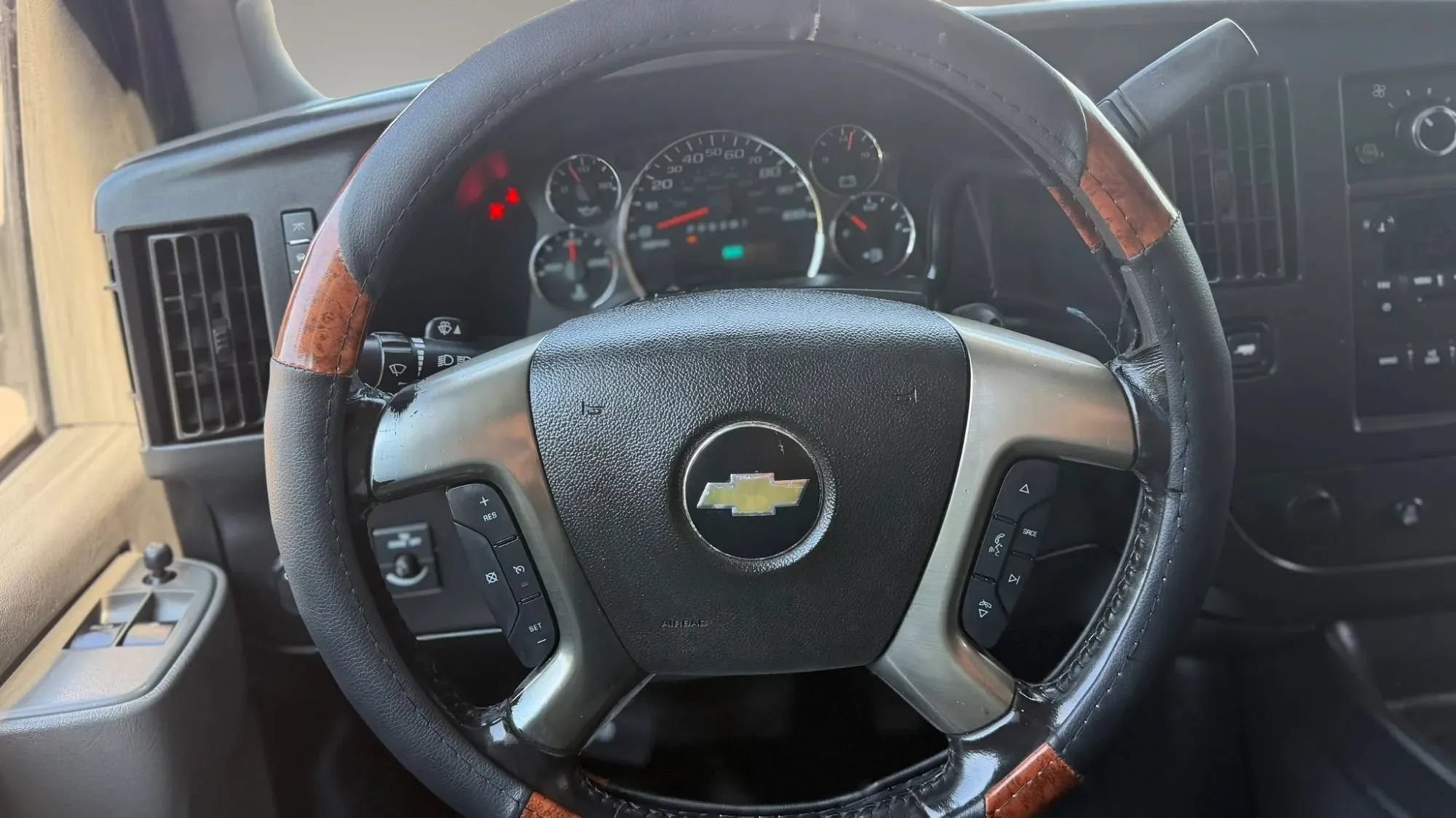 Used 2019 Chevrolet Express 2500 w/ Communications Package RWD image 15