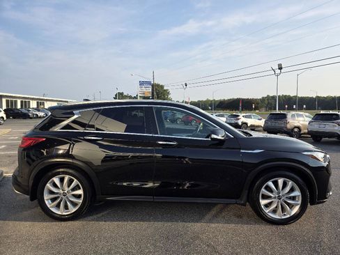 Used 2019 INFINITI QX50 Essential w/ Premium Heat Package image 4