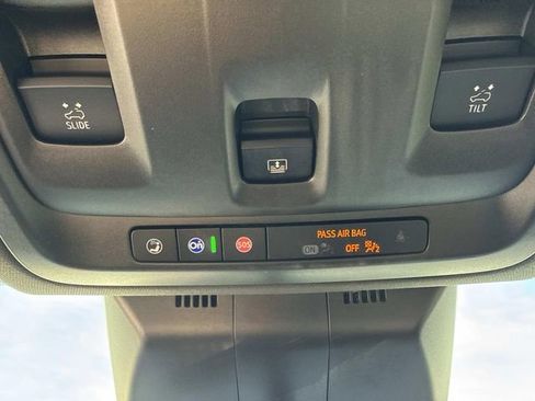 Used 2022 Cadillac Escalade ESV Premium Luxury image 23