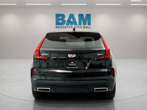 Used 2025 Cadillac XT4 Premium Luxury image 4